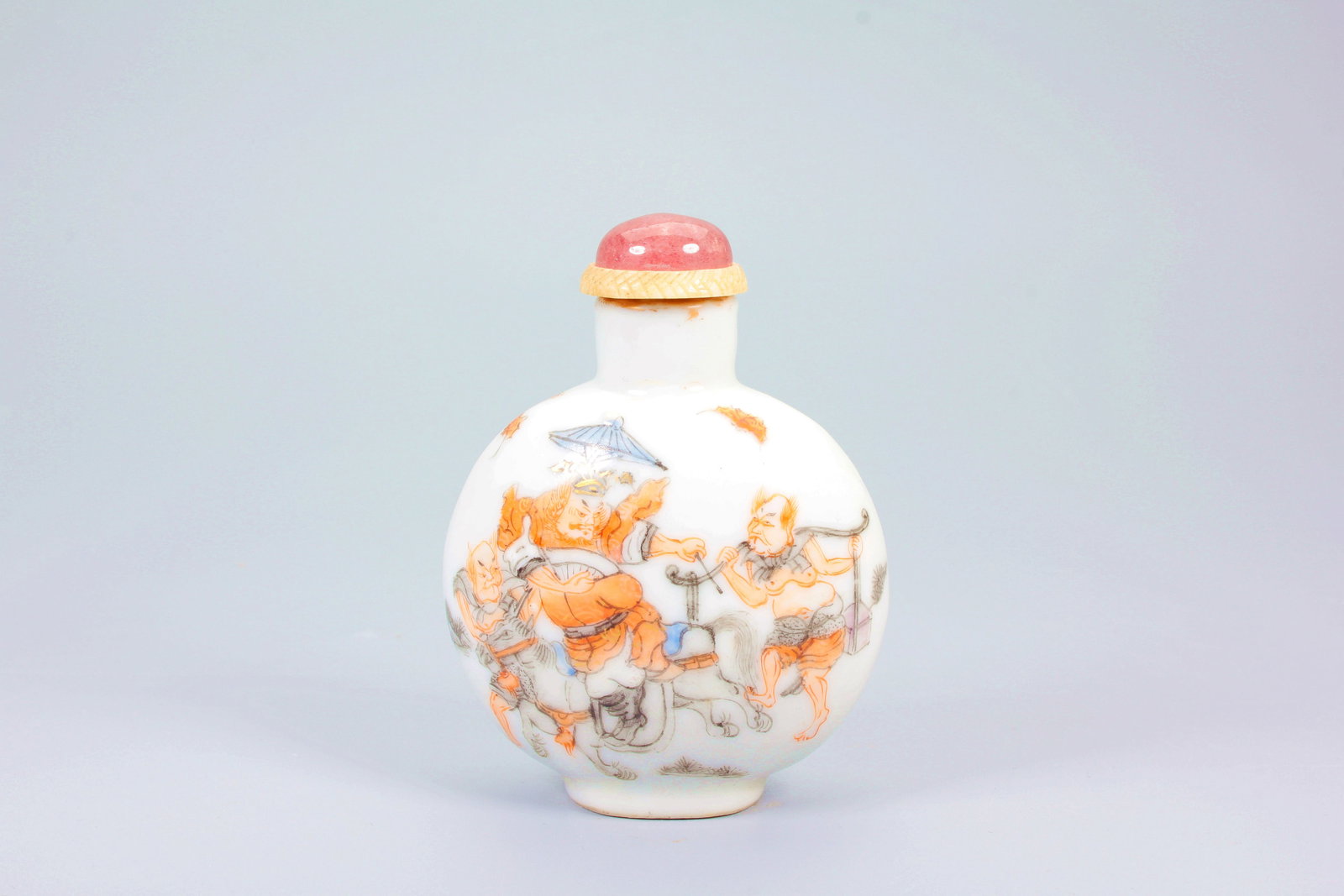 A FAMILLE ROSE ZHONG KUI MARRYING OFF HIS SISTER SNUFF BOTTLE: A FAMILLE ROSE ZHONG KUI MARRYING OFF HIS SISTER SNUFF BOTTLE H:7.1CM,W:5.3CM