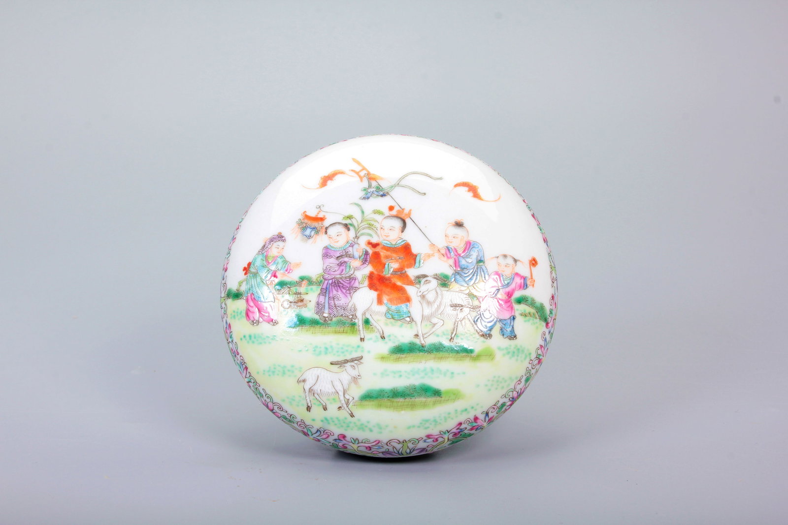A LINZHI QINGXIANG BOY PLAY PATTERN INK PASTE BOX (1 of 7)