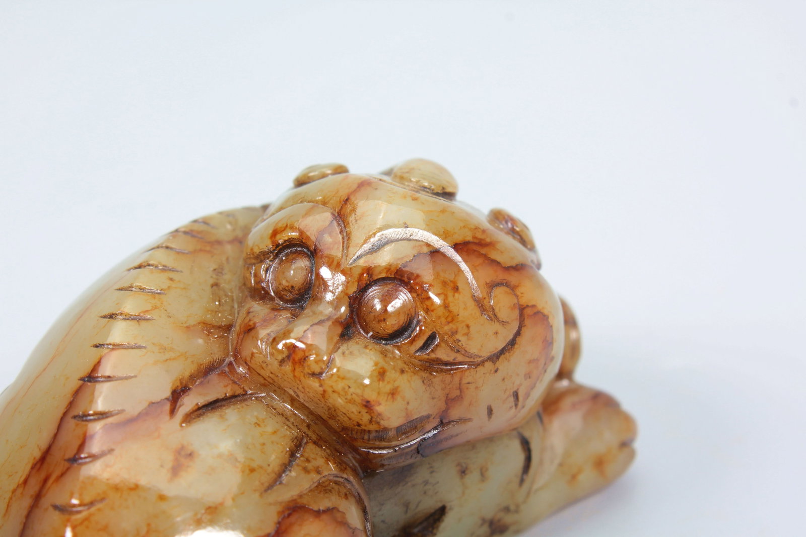 A HETIAN JADE AUSPICIOUS BEAST ORNAMENT - 5