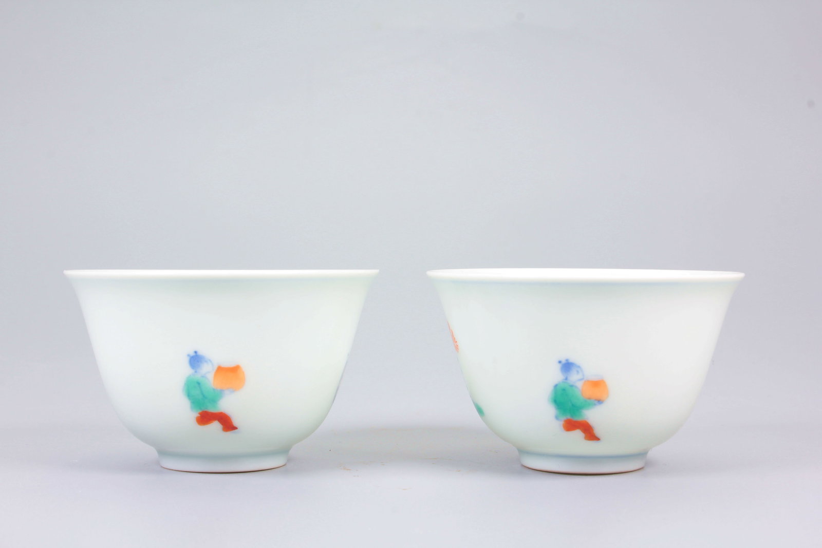 A DOUCAI‘SCHOLARS DRINKING'CUP PAIR - 4