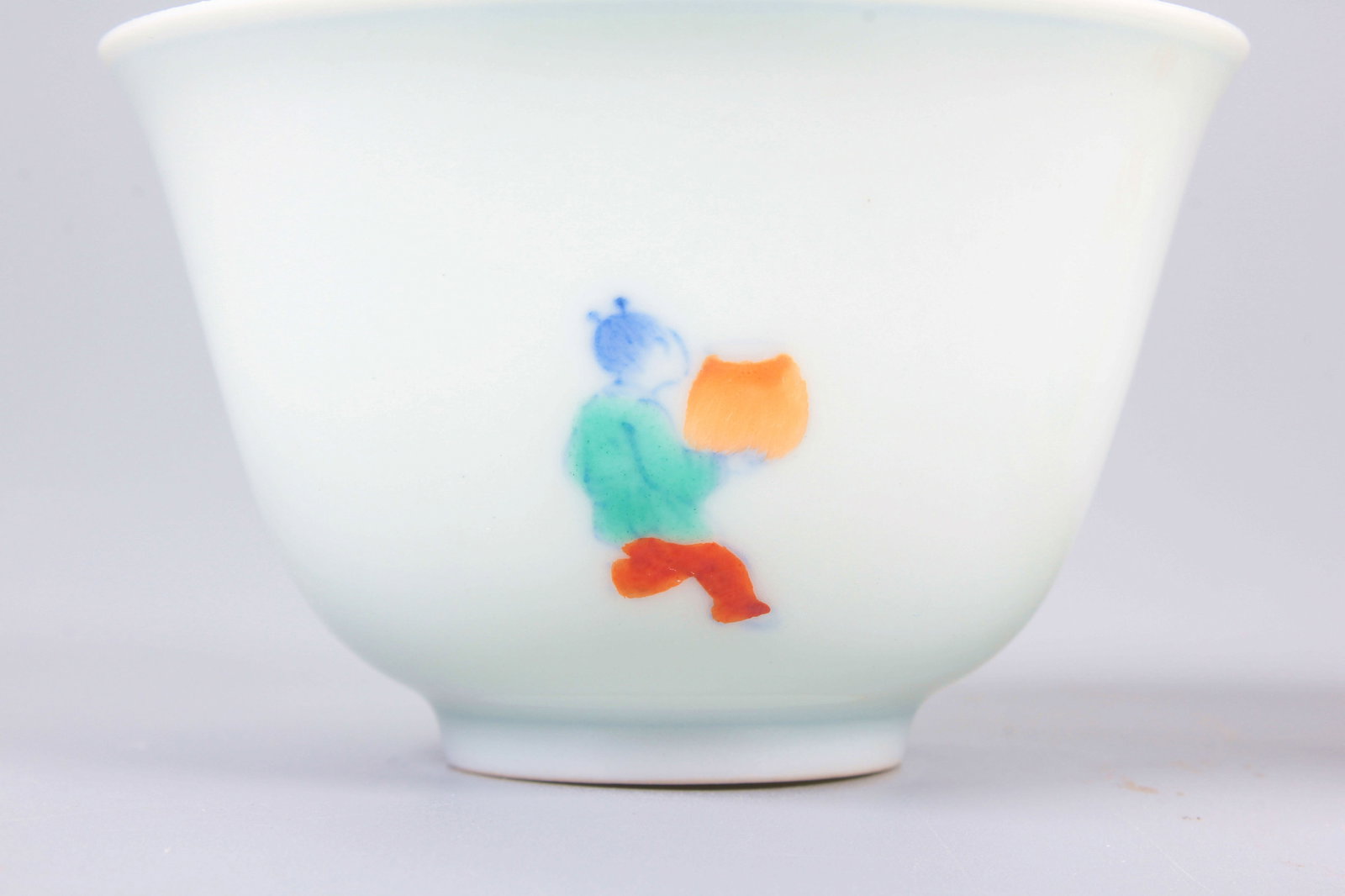 A DOUCAI‘SCHOLARS DRINKING'CUP PAIR - 5