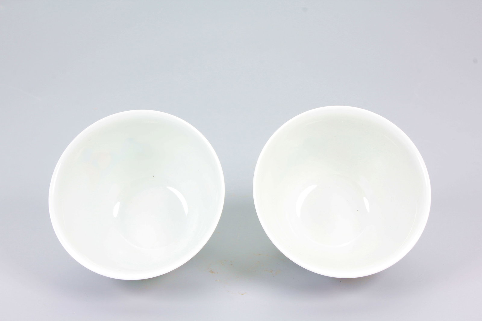 A DOUCAI‘SCHOLARS DRINKING'CUP PAIR - 8