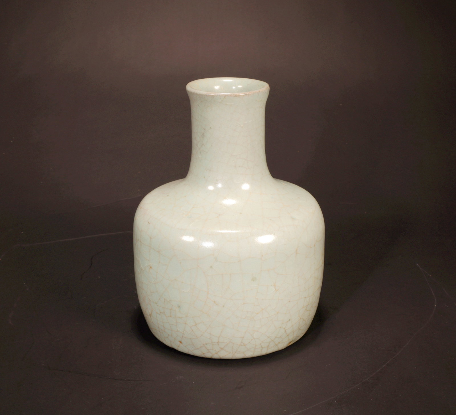 A GE KILN PAPERWEIGHT VASE (1 of 3)