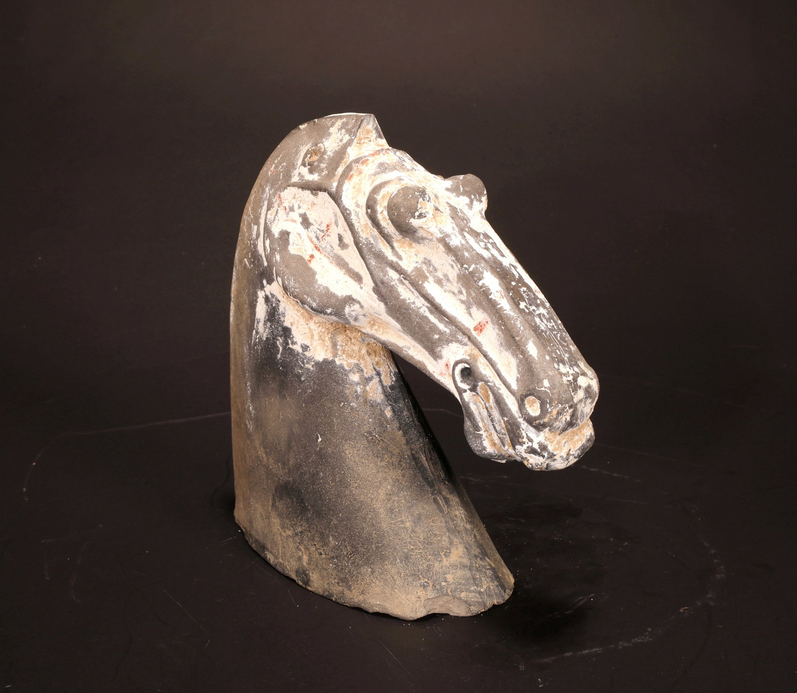 A BLACK POTTERY HORSE HEAD - 3