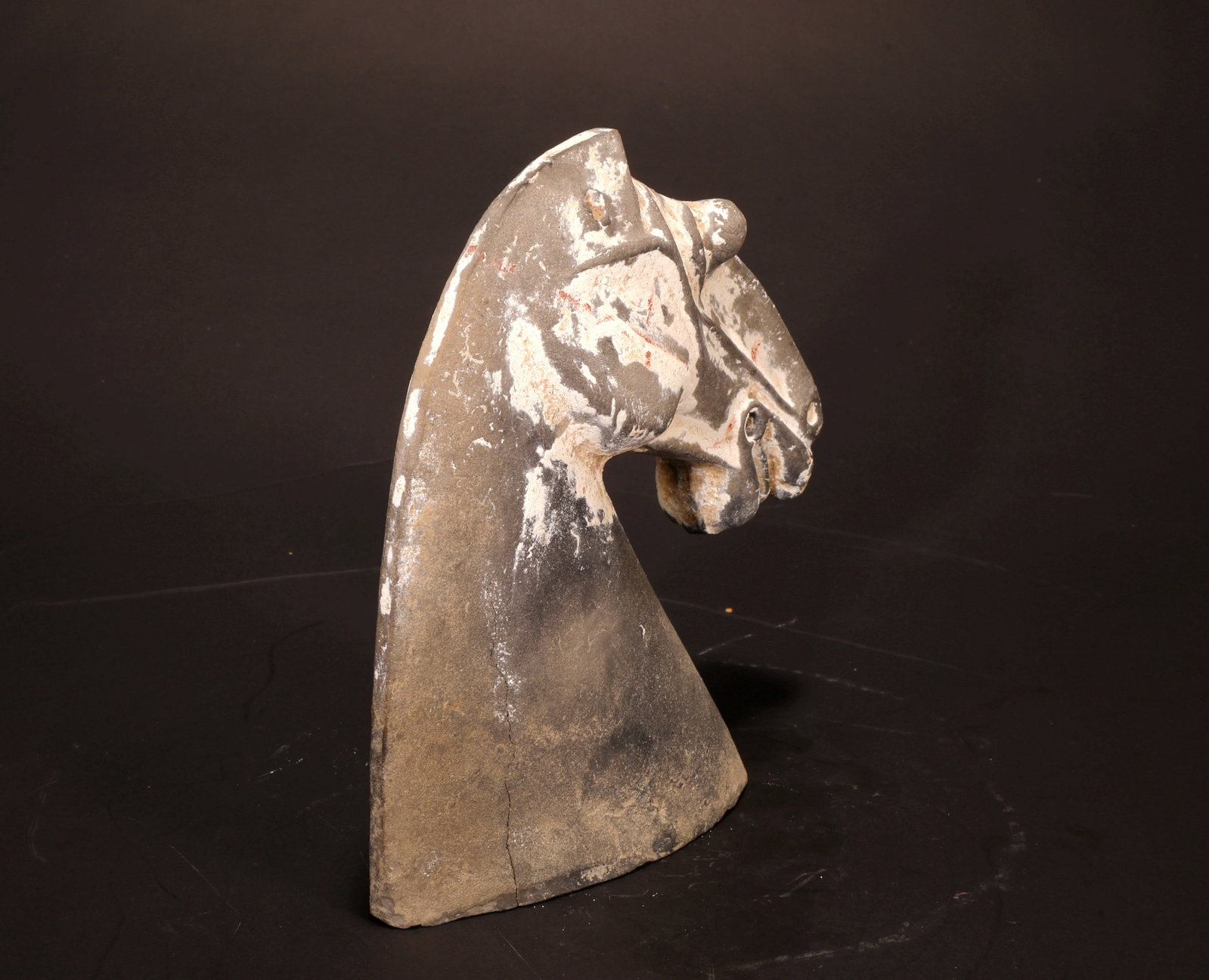 A BLACK POTTERY HORSE HEAD - 4