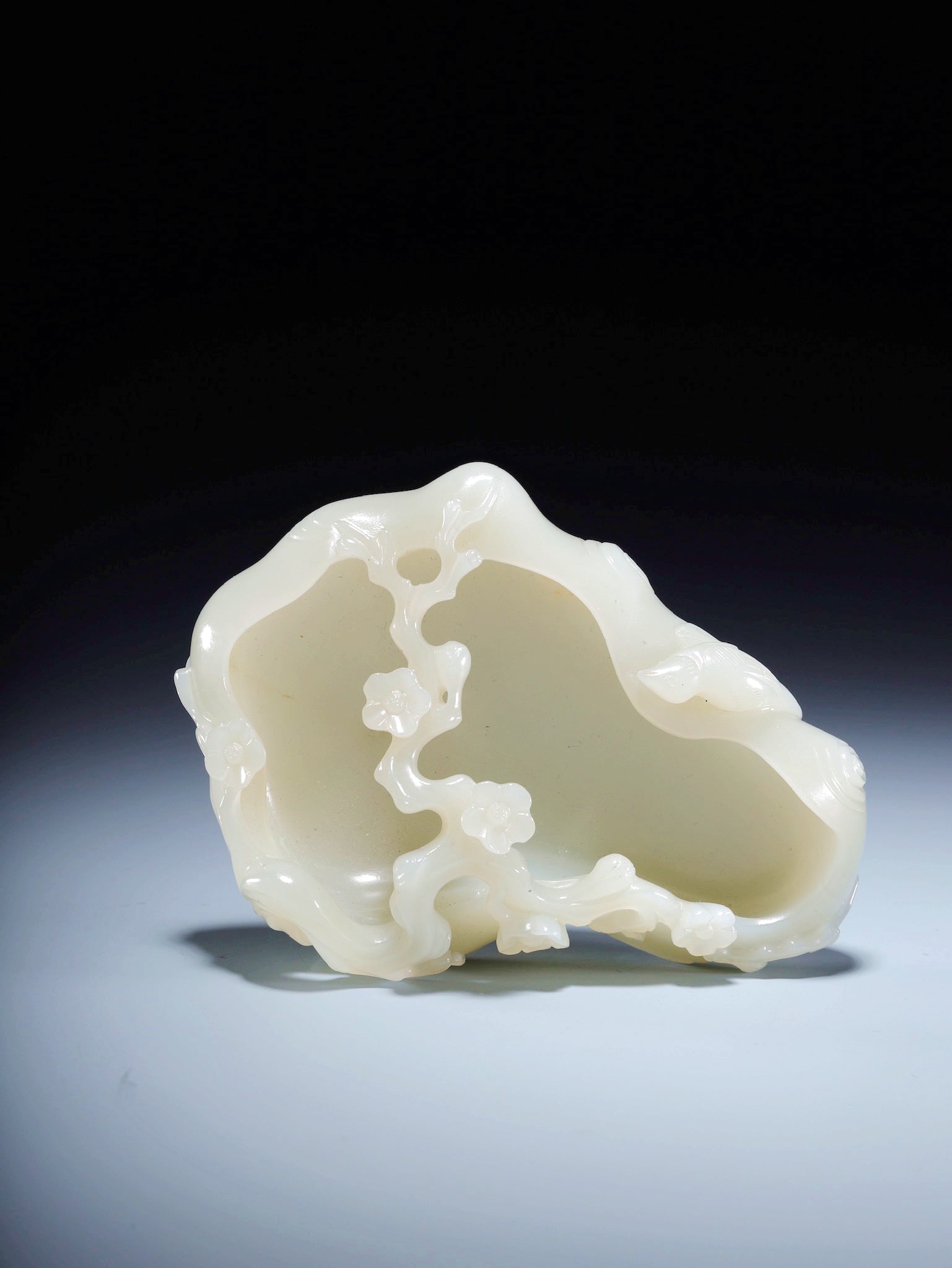 A HETIAN JADE PLUM BLOSSOM PATTERN BRUSH WASHER - 5