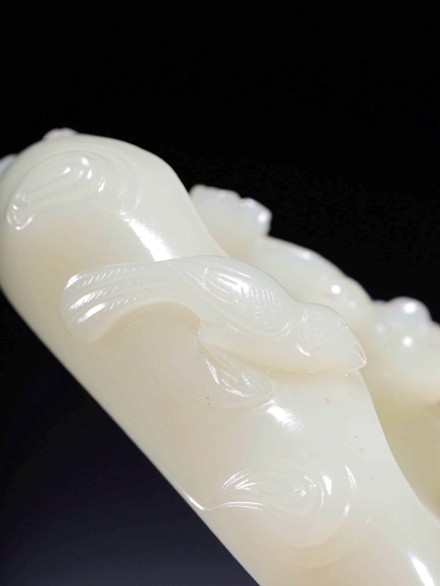 A HETIAN JADE PLUM BLOSSOM PATTERN BRUSH WASHER - 7