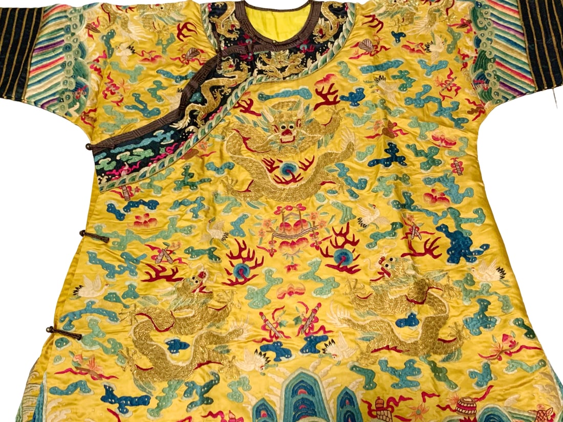 A GOLD THREAD FIVE-CLAW DRAGON ROBE - 4