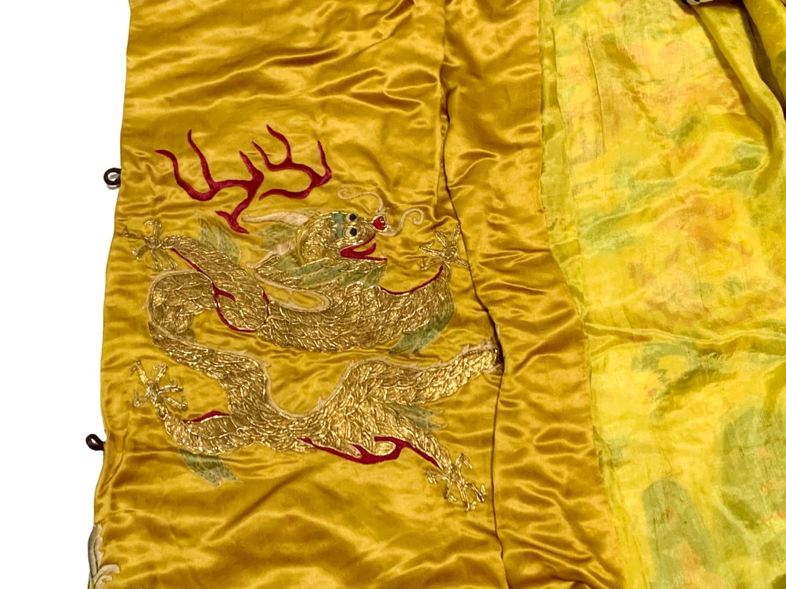 A GOLD THREAD FIVE-CLAW DRAGON ROBE - 9