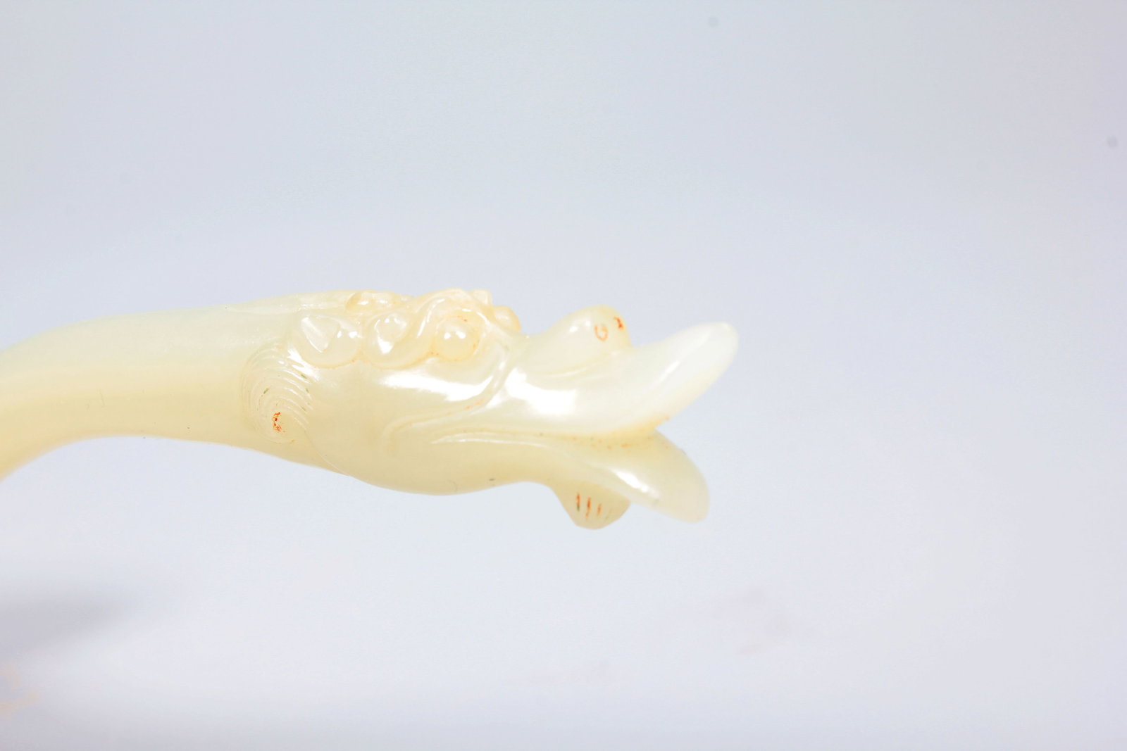A HETIAN JADE DRAGON HEAD SPOON - 2