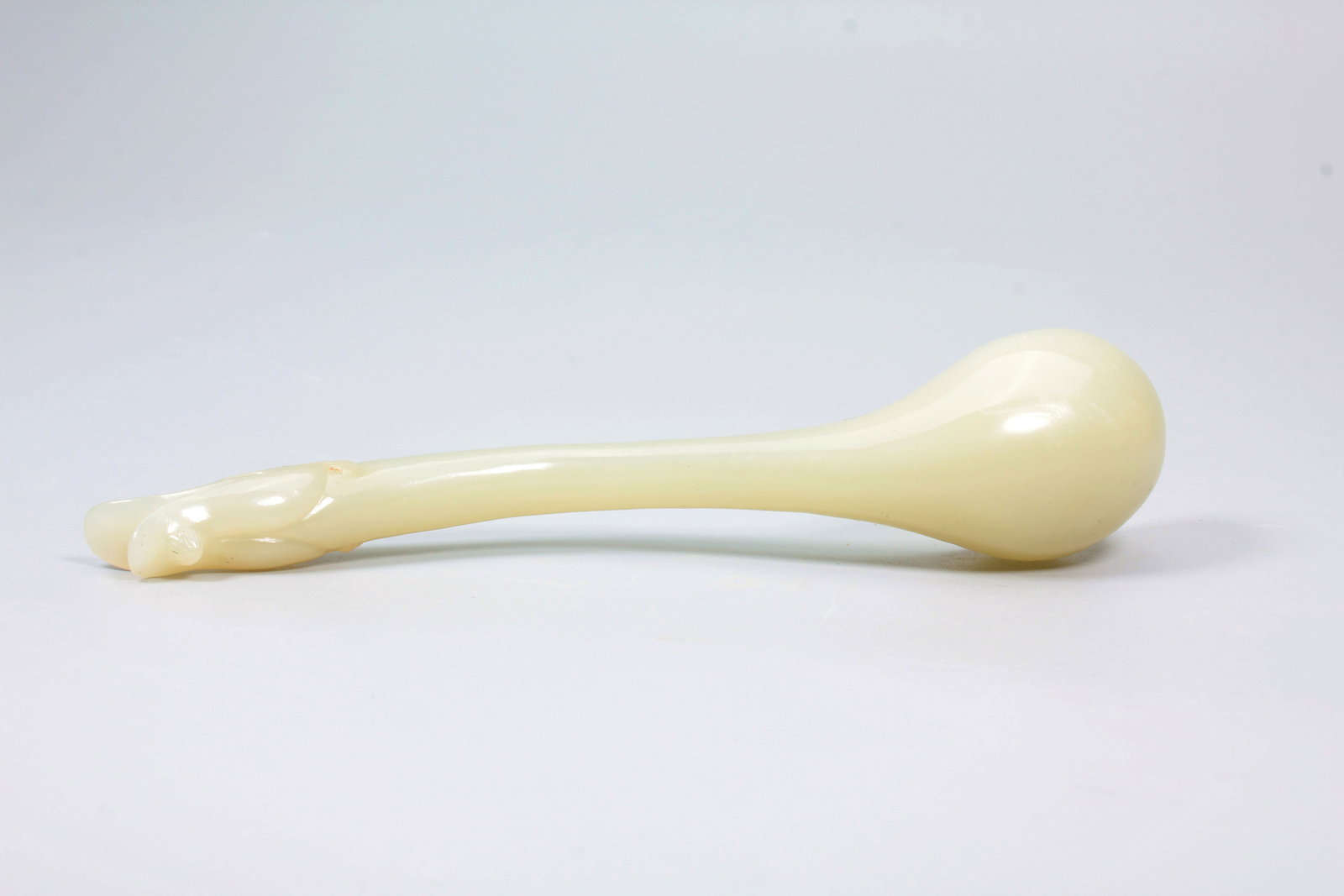 A HETIAN JADE DRAGON HEAD SPOON - 6