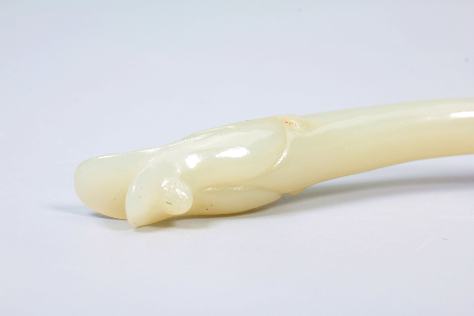 A HETIAN JADE DRAGON HEAD SPOON - 7