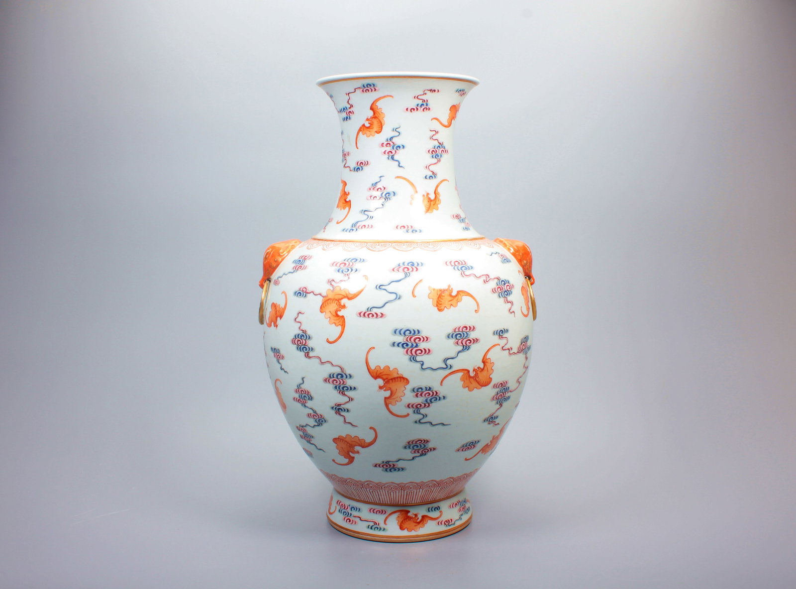 A FAMILLE ROSE LIMITLESS GOOD FORTUNE DOUBLE-HANDLED VASE: A FAMILLE ROSE LIMITLESS GOOD FORTUNE DOUBLE-HANDLED VASE H:43.5CM,D:26CM