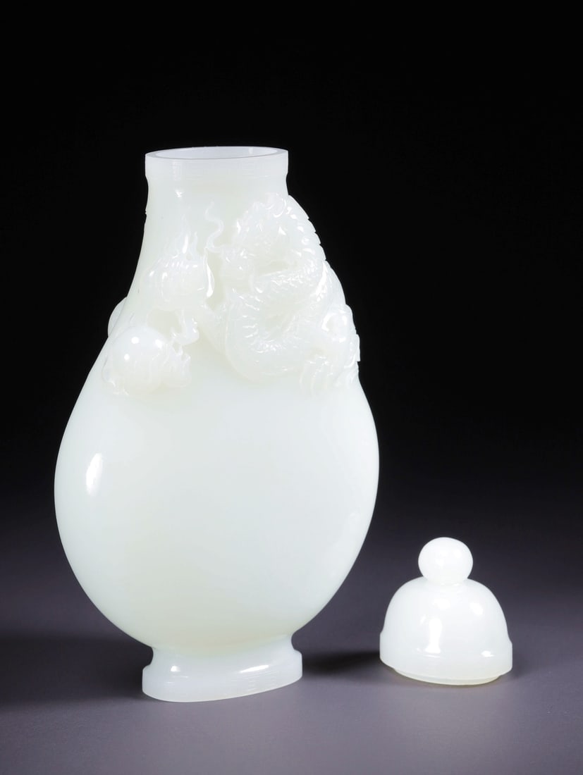 A HETIAN WHITE JADE DRAGON PATTERN VASE - 4