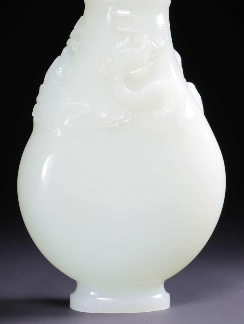A HETIAN WHITE JADE DRAGON PATTERN VASE - 9