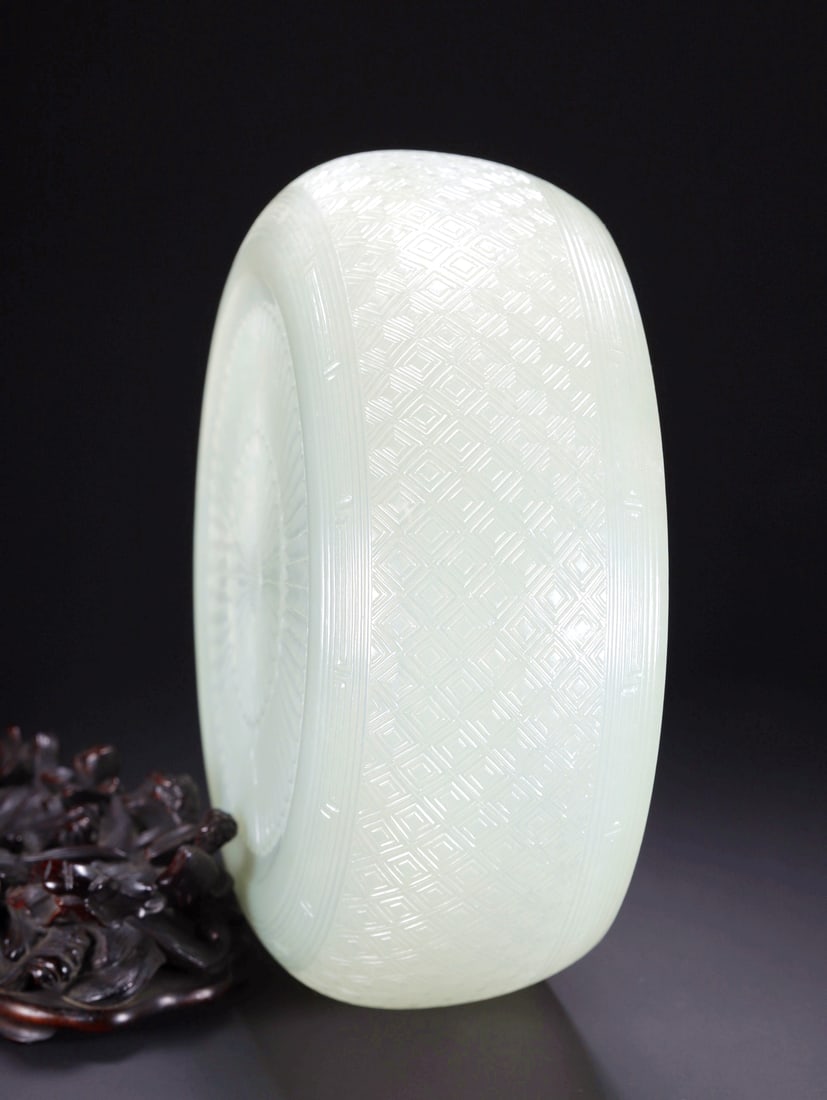A HETIAN JADE THIN-WALLED THUNDER PATTERN WASHER - 10