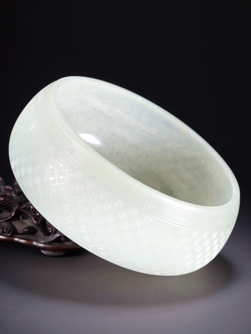 A HETIAN JADE THIN-WALLED THUNDER PATTERN WASHER - 7