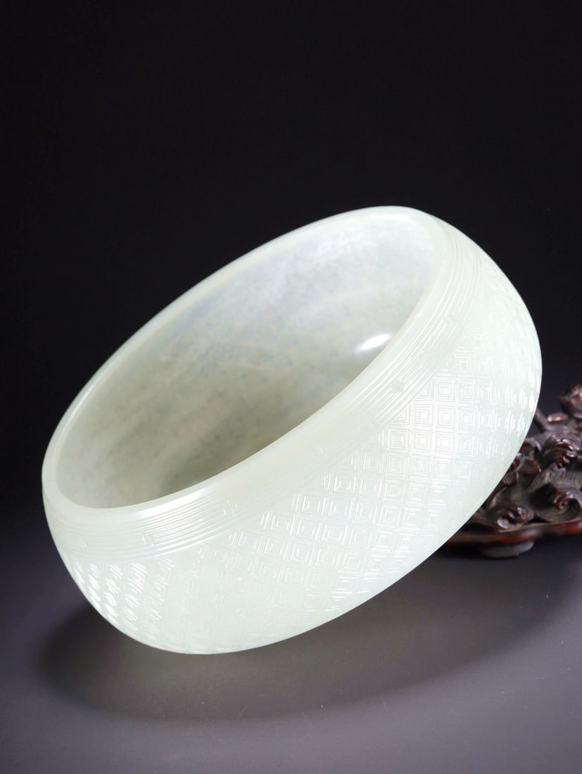 A HETIAN JADE THIN-WALLED THUNDER PATTERN WASHER - 8