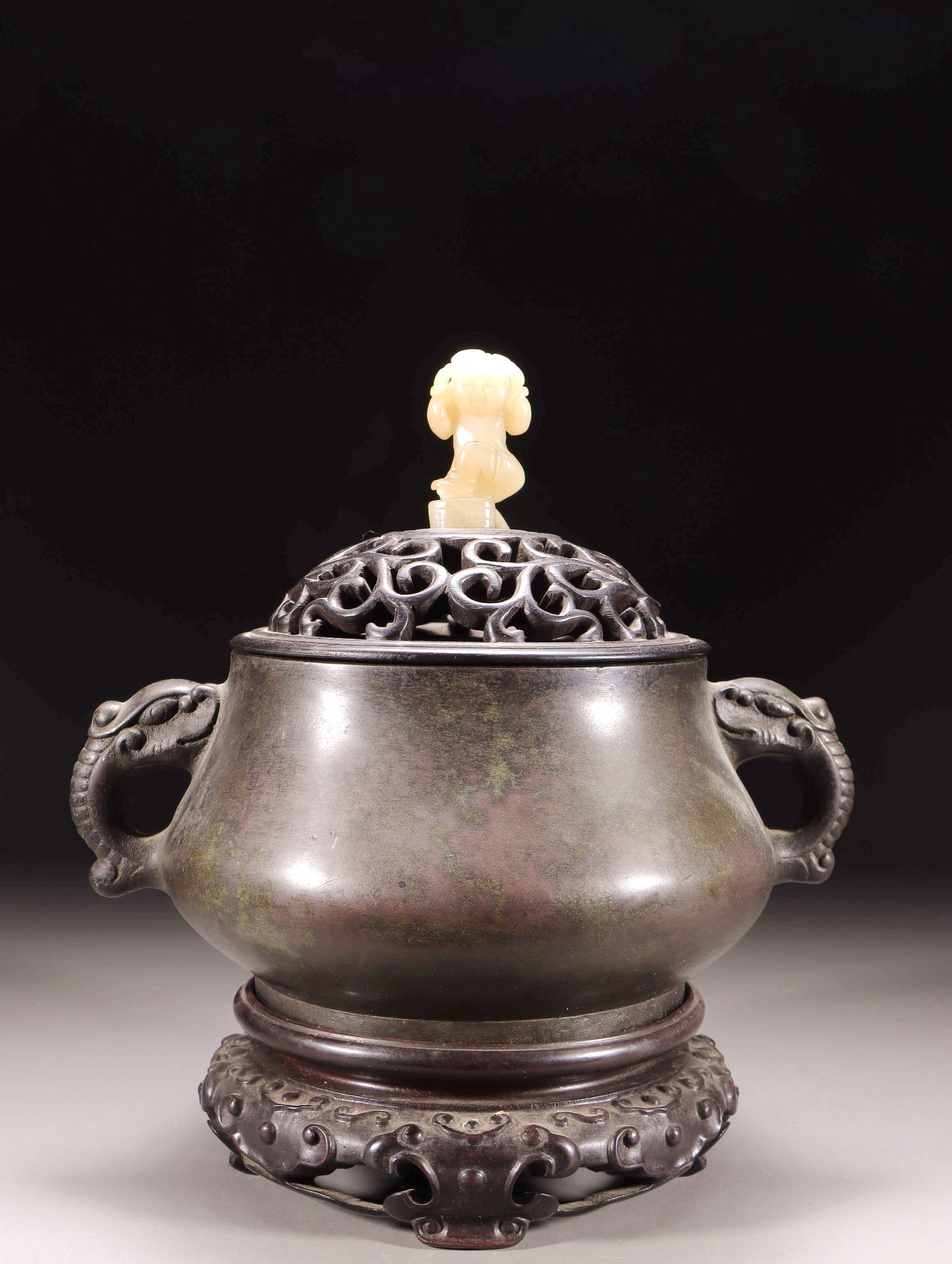 A BRONZE CENSER WITH DRAGON EARS AND DA XUANDE MARK (1 of 9)