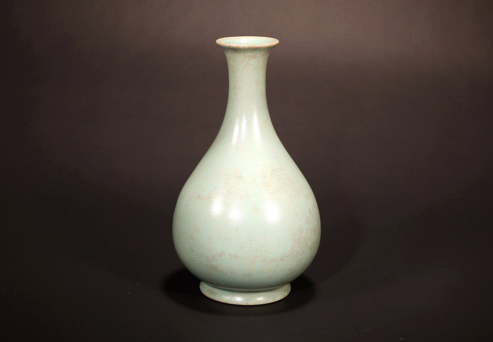 A RU KILN PEAR-SHAPED VASE: A RU KILN PEAR-SHAPED VASE H:9.5CM,D:7CM