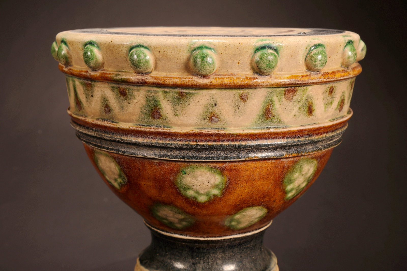A TANG DYNASTY SANCAI GRAIN PATTERN DRUM - 2