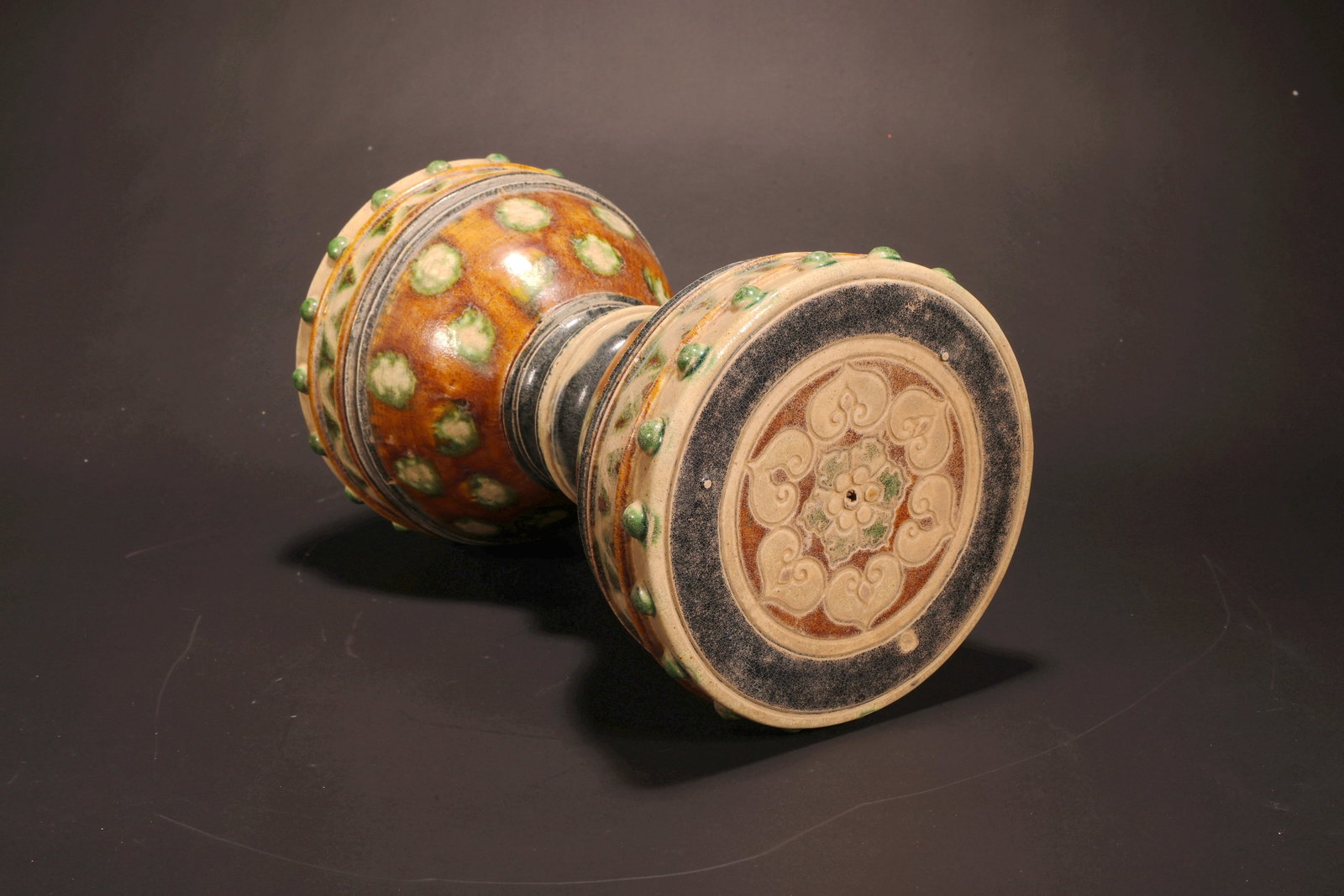 A TANG DYNASTY SANCAI GRAIN PATTERN DRUM - 6