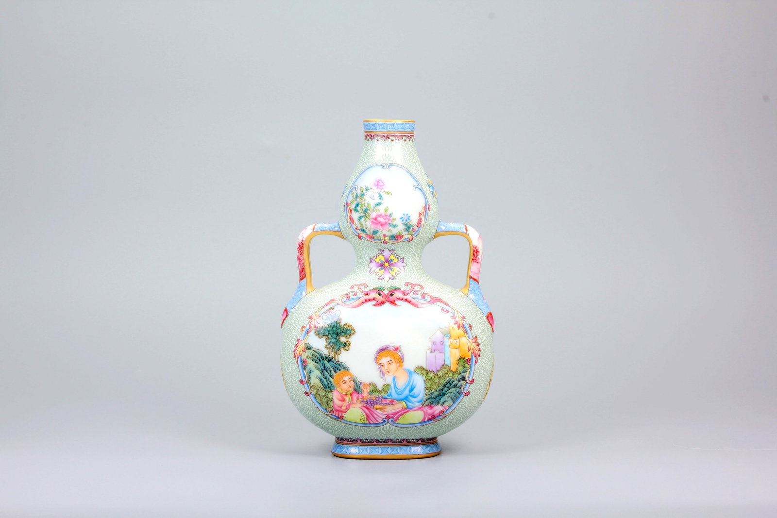 A ENAMEL FLASK OPENWORK FIGURE RUYI DOUBLE-GOURD VASE: A ENAMEL FLASK OPENWORK FIGURE RUYI DOUBLE-GOURD VASE H:17.2CM,L:6.6CM,W:11CM