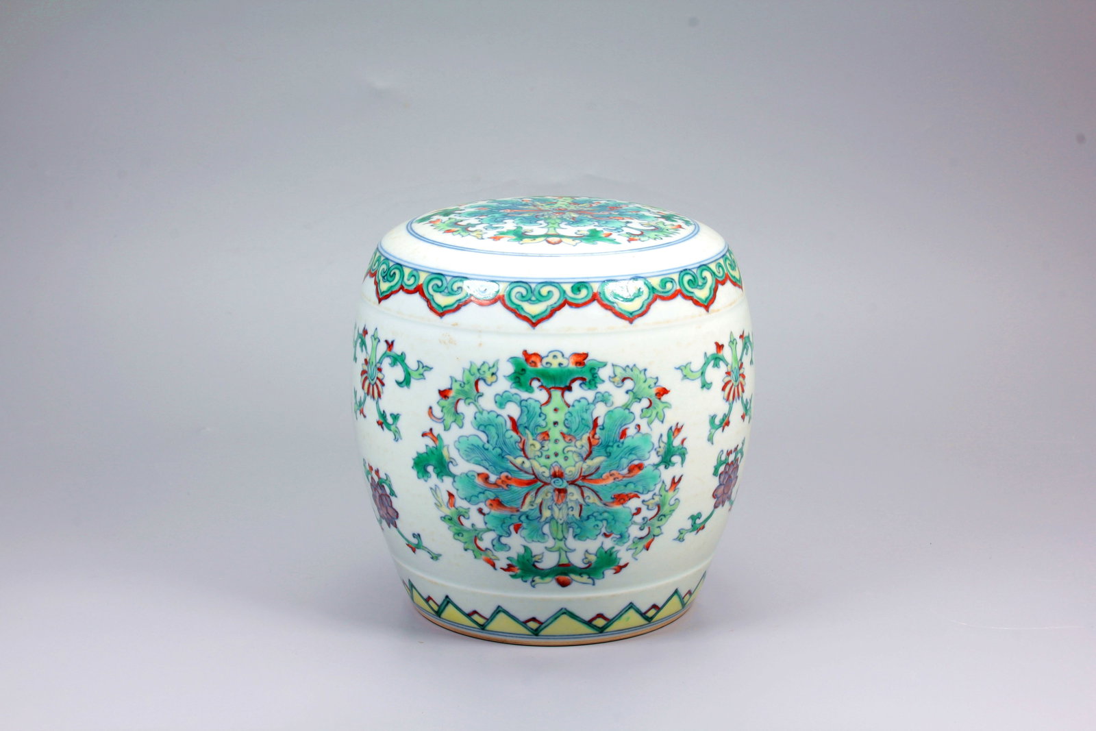 A DOUCAI FLOWER PATTERN EMBROIDERED STOOL (1 of 8)