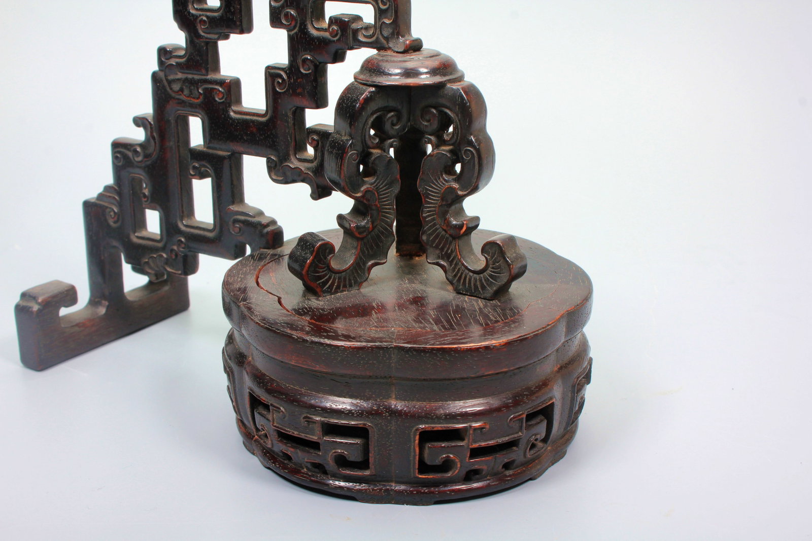 A ZITAN DRAGON PATTERN WOOD STAND PAIR - 11