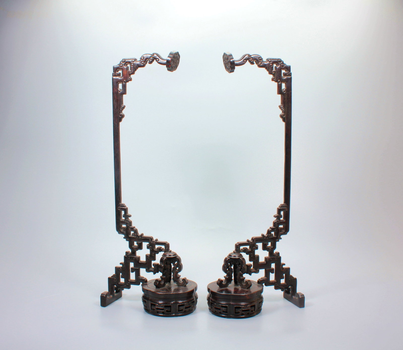 A ZITAN DRAGON PATTERN WOOD STAND PAIR: A ZITAN DRAGON PATTERN WOOD STAND PAIR H:47CM,L:10CM,W:17.5CM