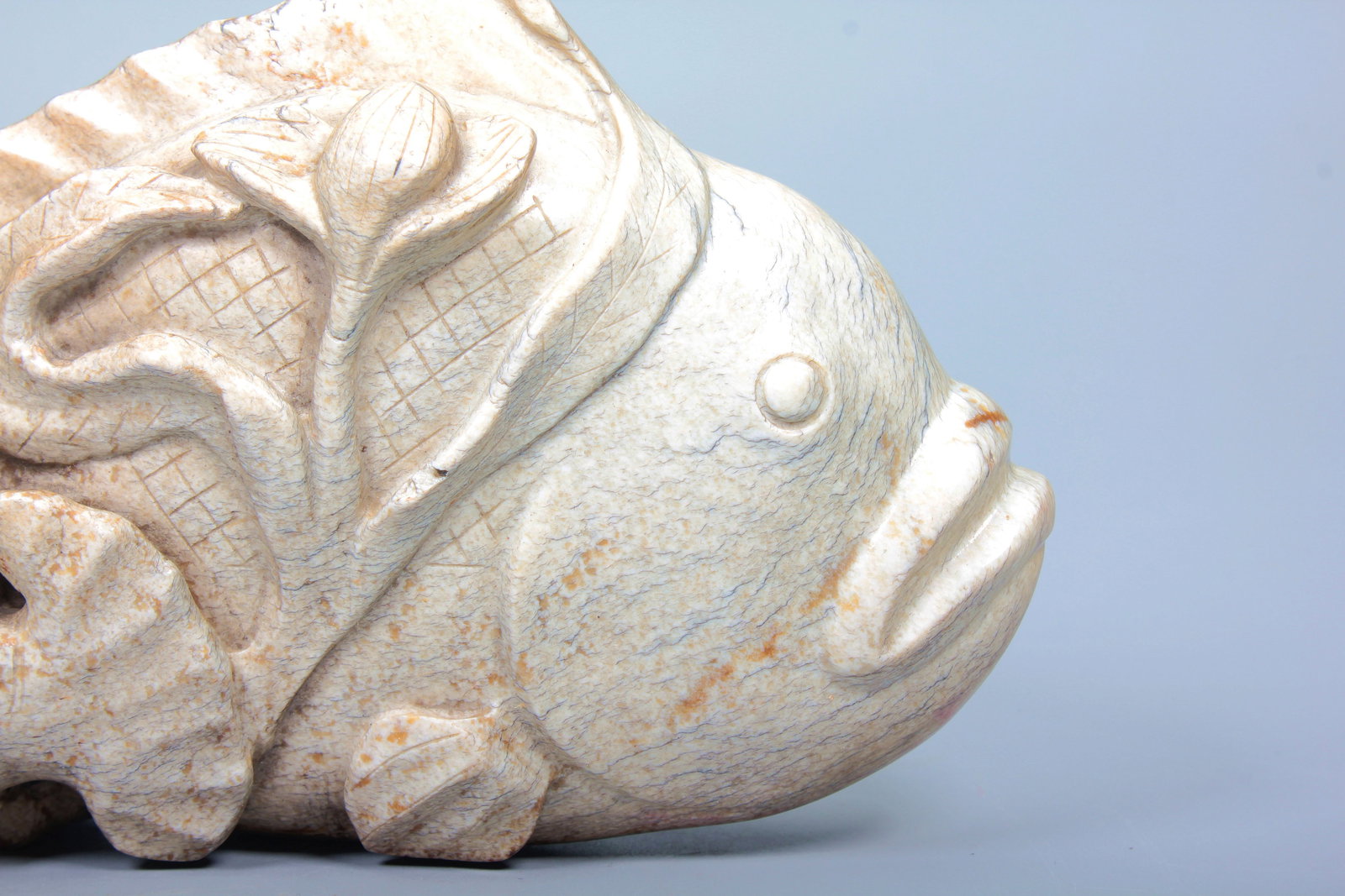 A HIGH ANCIENT JADE FISH ORNAMENT - 2