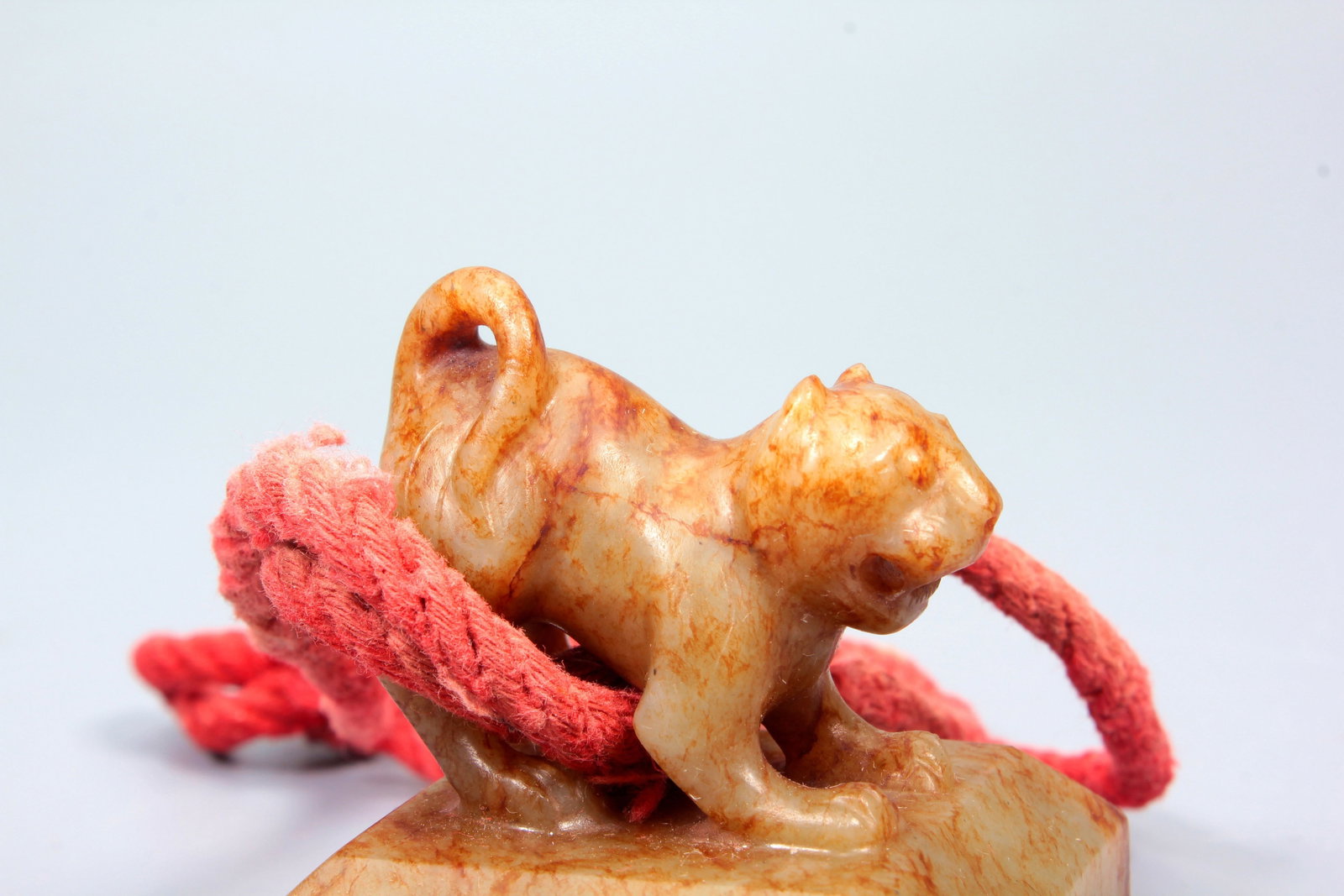 A HETIAN JADE TIGER KNOB SEAL - 5