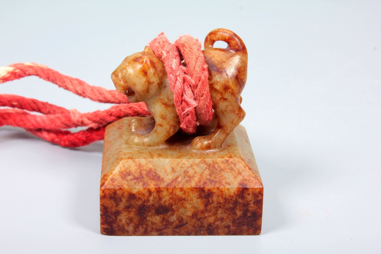 A HETIAN JADE TIGER KNOB SEAL - 8