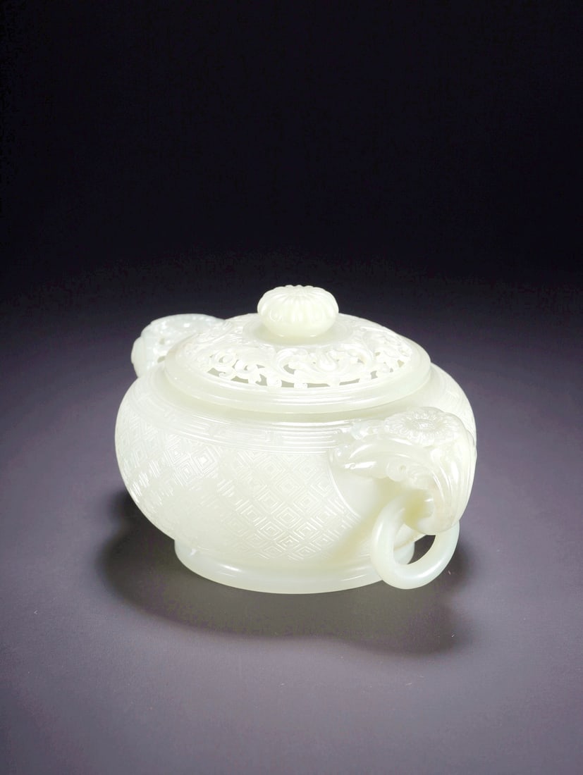 A HETIAN JADE PASSIONFLOWER PATTERN LOOSE RING CENSER - 2