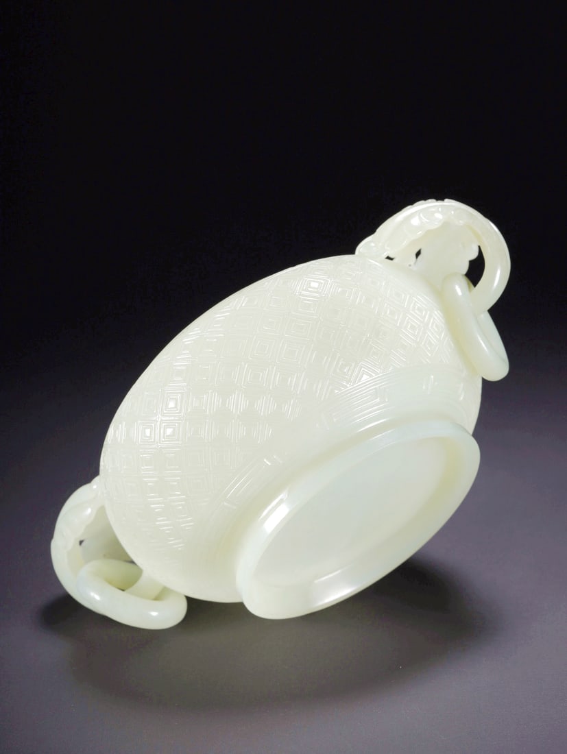 A HETIAN JADE PASSIONFLOWER PATTERN LOOSE RING CENSER - 6