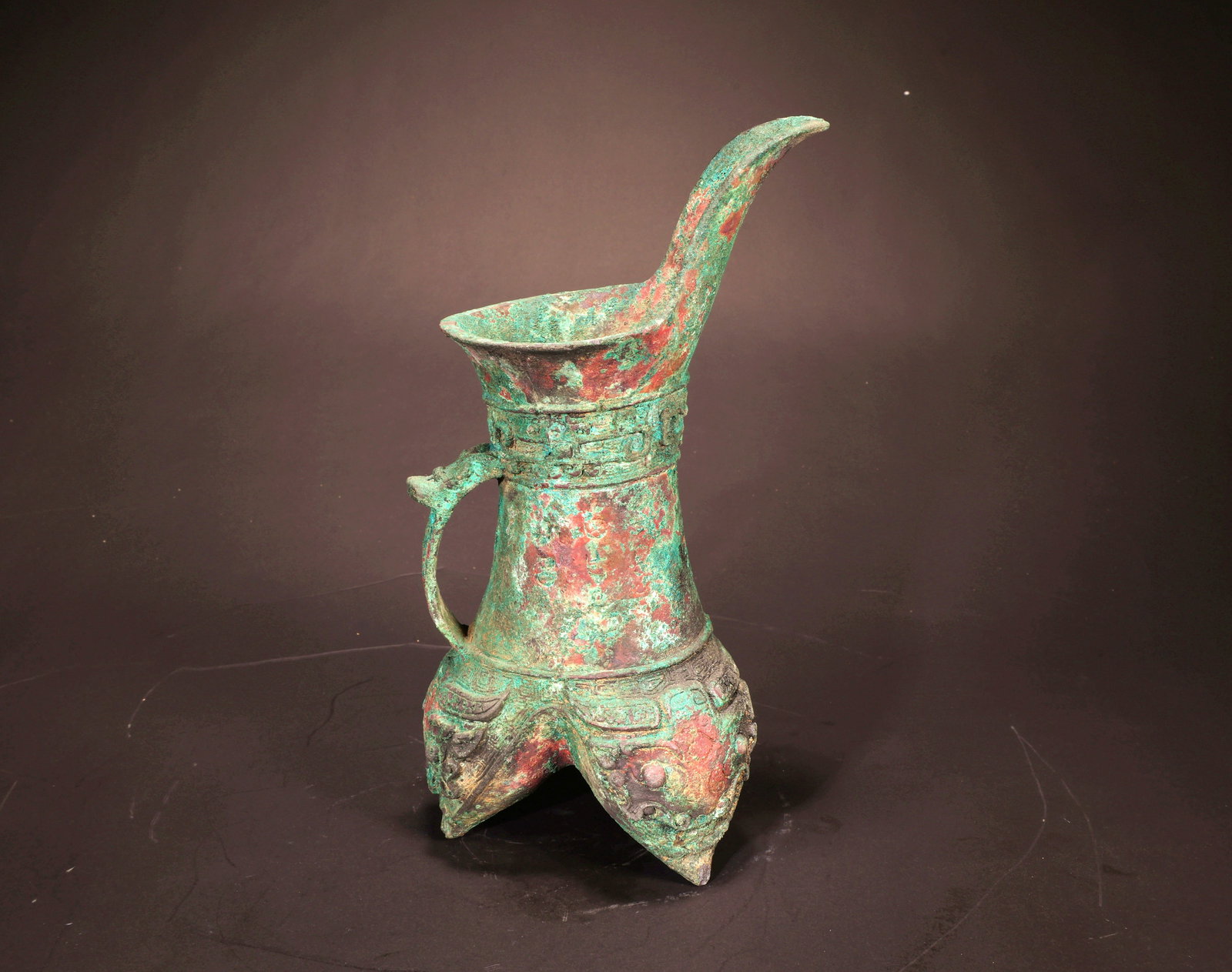 A BRONZE TRIPOD JIA VESSEL - 7