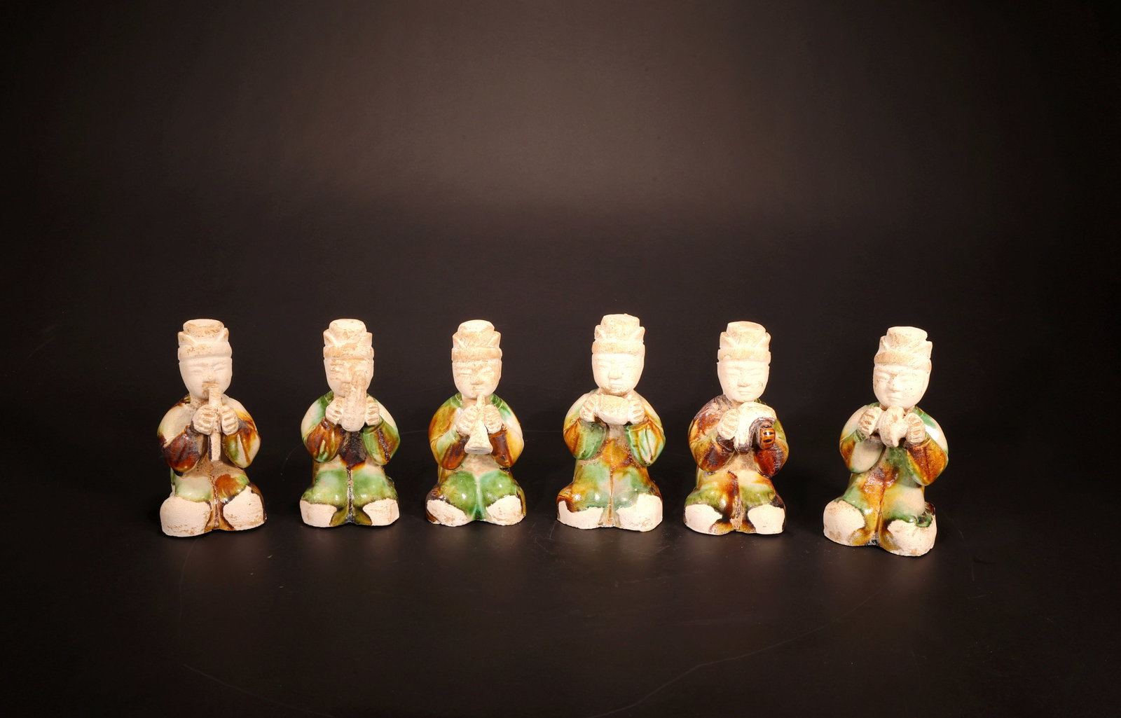A SET OF TANG DYNASTY SANCAI MUSICIANS: A SET OF TANG DYNASTY SANCAI MUSICIANS H:10.5CM,L:4.5CM,W:5CM