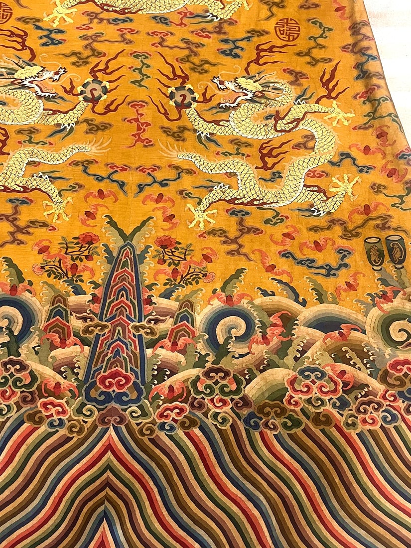A GOLDEN THREAD FIVE-CLAWED DRAGON ROBE - 4