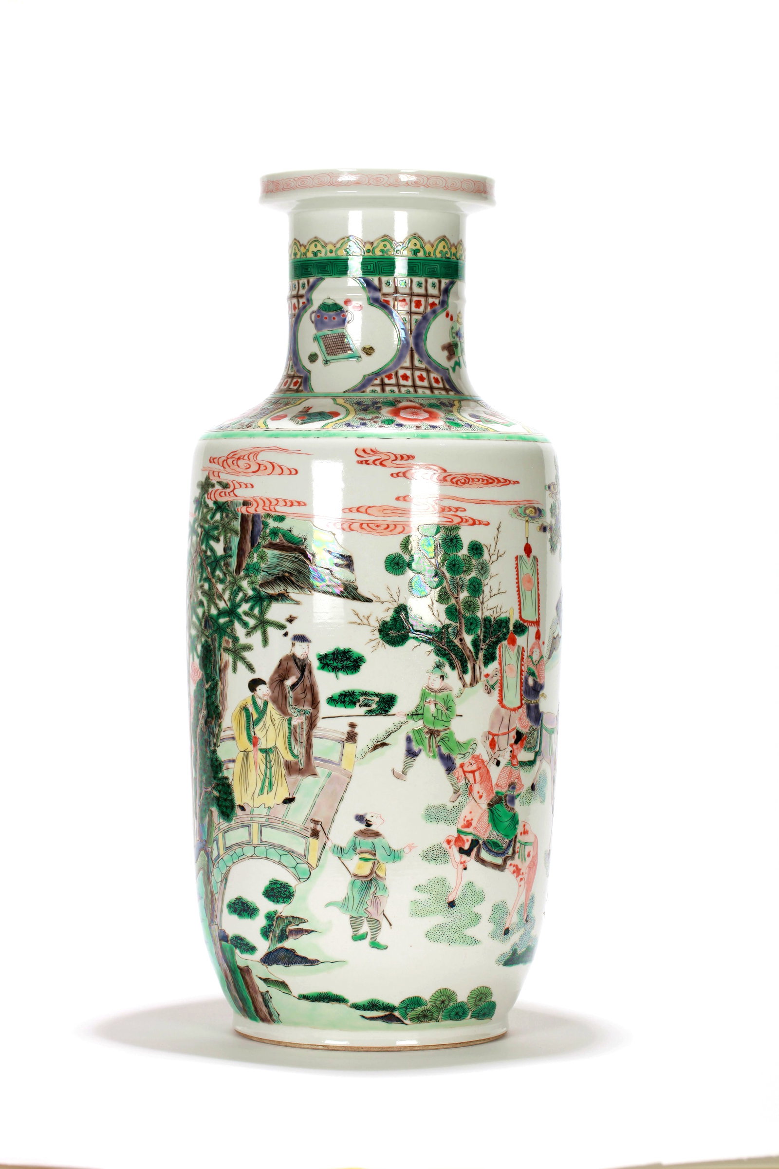 A WUCAI FIGURE RIBBED VASE - 6