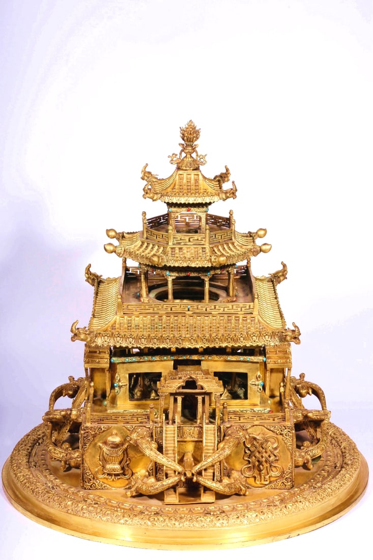 A GILT BRONZE 21 TARAS MANDALA: A GILT BRONZE 21 TARAS MANDALA H:50CM,D:52CM