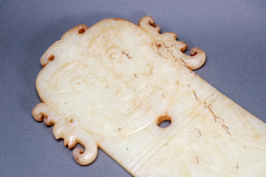 A SPIRIT FACE PATTERN POETIC JADE SCEPTER - 2