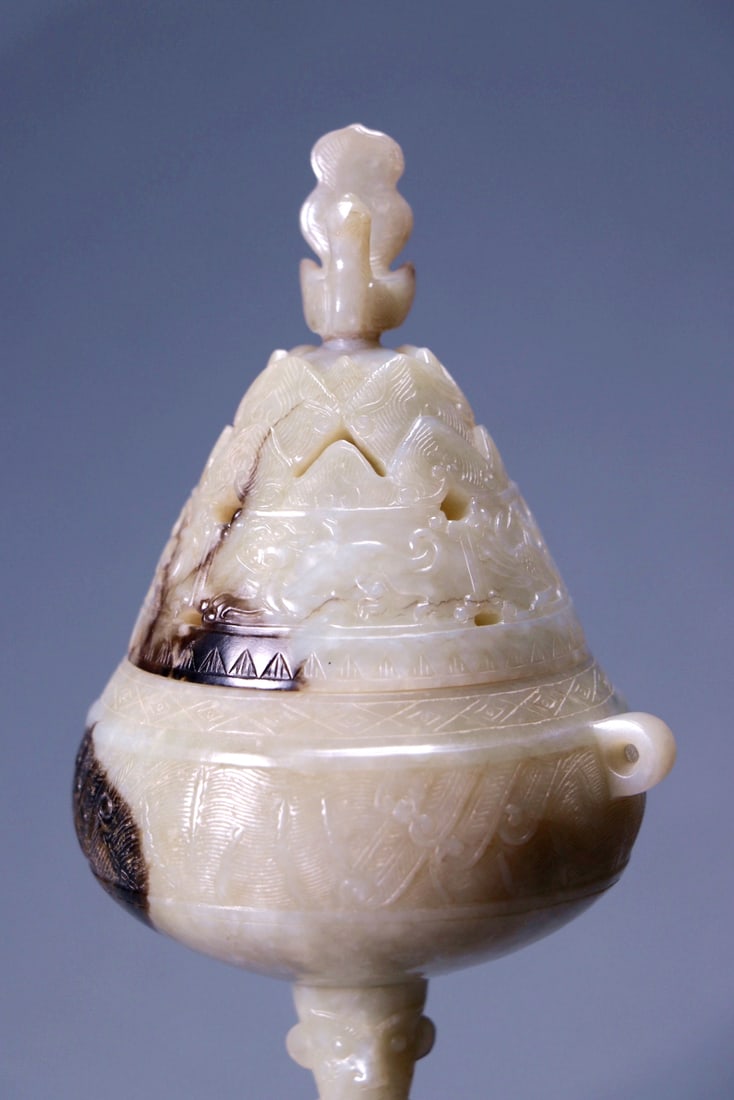 A HETIAN JADE BEAST PATTERN FIGURAL BOSHAN CENSER - 2