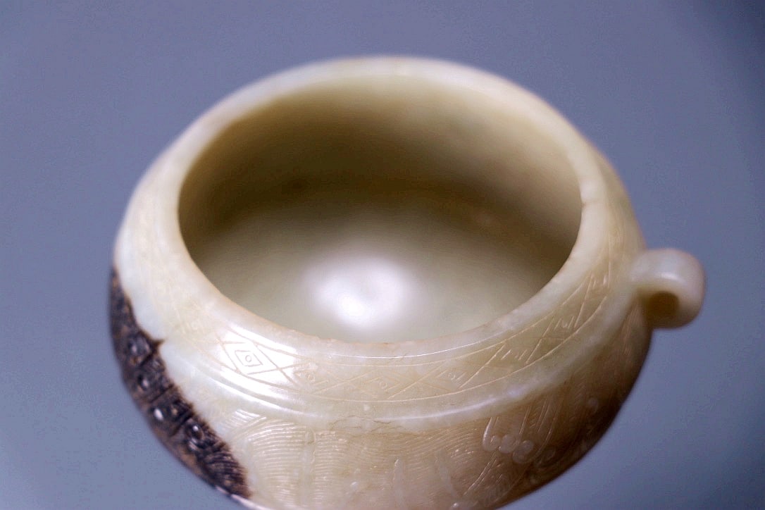 A HETIAN JADE BEAST PATTERN FIGURAL BOSHAN CENSER - 8