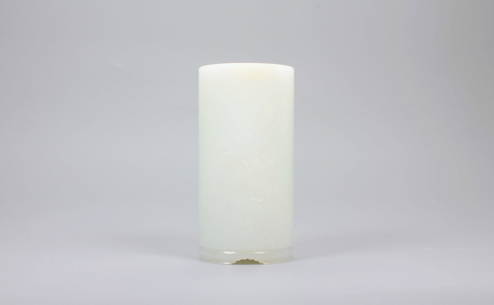 A HETIAN JADE FIGURE AND POEM BRUSH POT: A HETIAN JADE FIGURE AND POEM BRUSH POT H:10.6CM,D:5.4CM