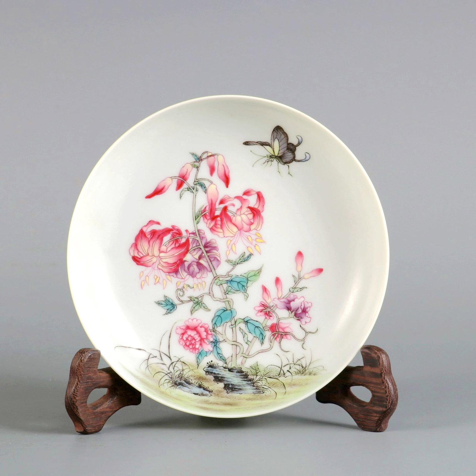 A LEMON YELLOW GLAZE AND ENAMEL PAINTED BUTTERFLY AND FLOWER SMALL DISH (1 of 8)