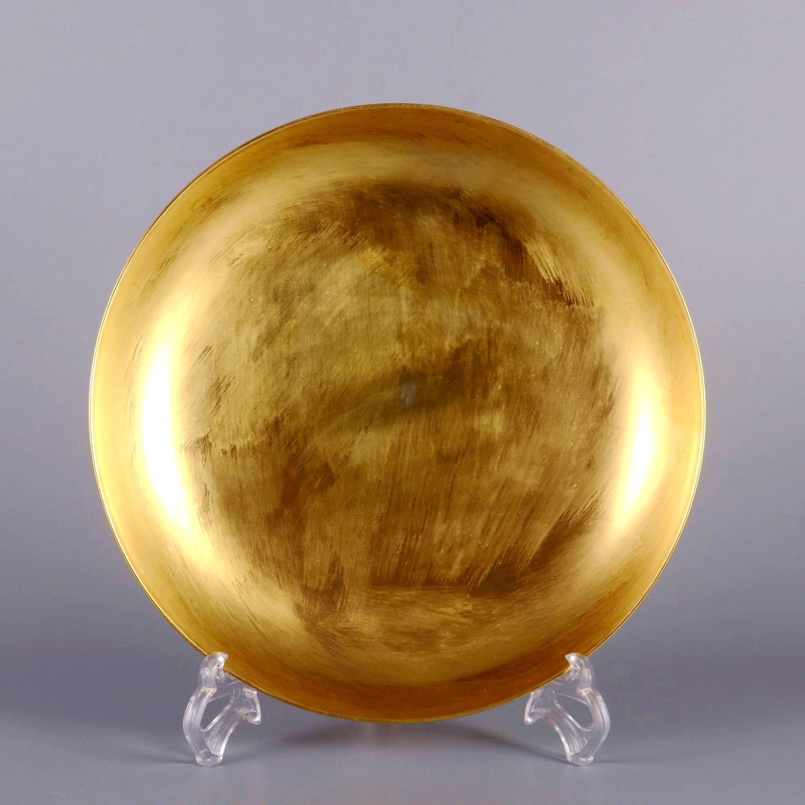 A GOLD GLAZED APPRECIATION DISH: A GOLD GLAZED APPRECIATION DISH H:5CM,D:23.2CM