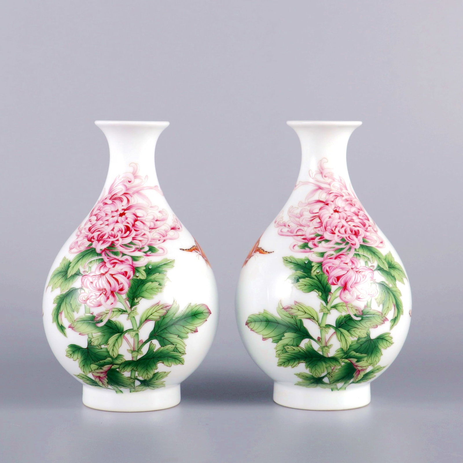 A PAIR OF ENAMEL PAINTED CHRYSANTHEMUM PEAR-SHAPED VASES (1 of 9)