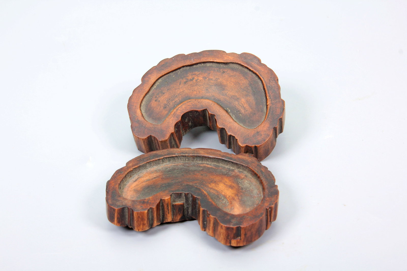 A EAGLEWOOD GANODERMA LINGZHI PATTERN COVER BOX - 4