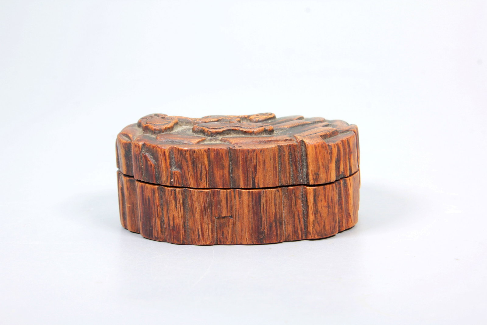 A EAGLEWOOD GANODERMA LINGZHI PATTERN COVER BOX - 5