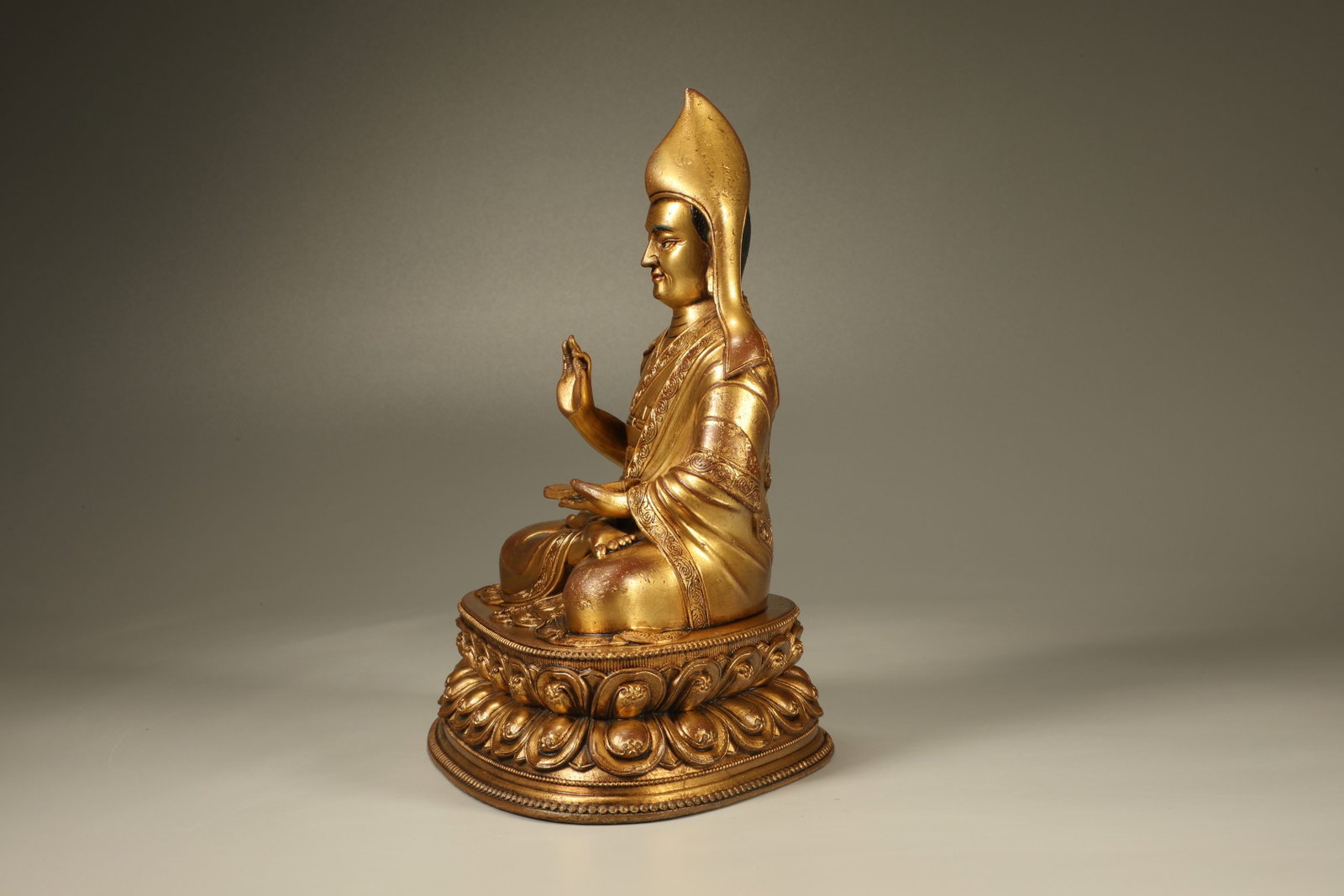 A Gilt Bronze Tsongkhapa Figure - 3